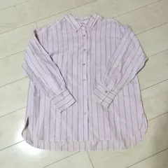 ピンクストライプシャツ