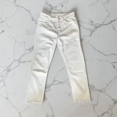 ホワイトデニム ストレートパンツ ダメージ加工のサムネイル