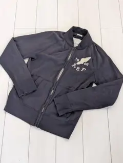 アバクロ ジップアップ M　ジャージ　トラックジャケットのサムネイル