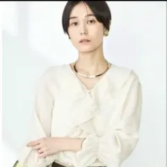 新品未使用【NOLLEY'S】フリルブラウスのサムネイル