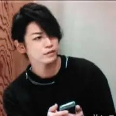 亀梨着用 SAINT LAURENT ジップトレーナのサムネイル