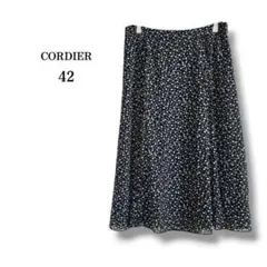 美品【CORDIER】ドット柄フレアスカート　ブラック　上品　ミセス　脚長効果のサムネイル