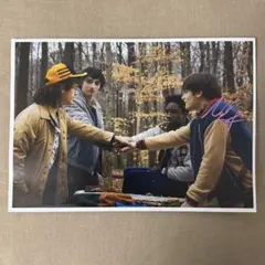 ストレンジャーシングス　ノア•シュナップ サイン入り写真 ストレンジャー・シングス」の俳優ノア・シュナップ、NYのプライド