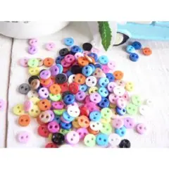 【即購入OK】　100個（#1518）4mm　4ミリ　ボタン 　人形　ドール