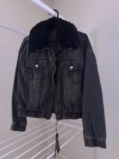 ボア襟付きダークグレーショートデニムジャケット