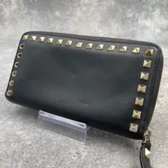 【美品】ヴァレンティノガラバーニ　長財布　ラウンドファスナー　黒　スタッズのサムネイル