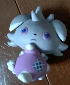 ポケモン　ニャスパー　フィギュア