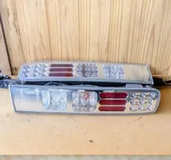 NISSAN キューブZ10用純正 テールライト 左右セット ICHIKOH製 - メルカリ