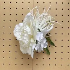 2-373. フラダンス　タヒチアン　髪飾り　ヘアクリップ　ハワイ　ホワイト