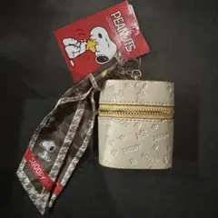 PEANUTS スヌーピー　スカーフつき　ポーチチャーム