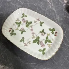 WEDGWOOD ワイルドストロベリー　スパイラルトレイ