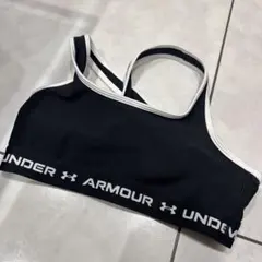 Under Armour 黒 スポーツブラ YXL
