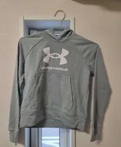 アンダーアーマー 薄手トレーナー