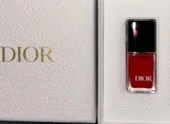 DIOR ネイルカラー レッド