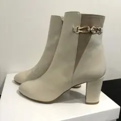 ダイアナ ラウンドトゥショートブーツ EM67102