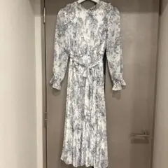 花柄リボン付き長袖ワンピース