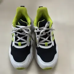adidas スニーカー23cm