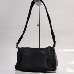 ✨PRADA✨ショルダーバッグ ナイロン ブラック レザー ロゴ