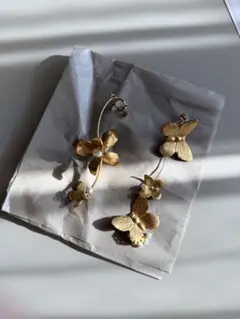 JIL SANDER ゴールド アシンメトリー ピアス - メルカリ