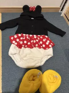 ミニー　カーディガン　GAP パンツ　靴