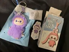 ラブブ イニシャル T キーホルダー　PIN FOR LOVE