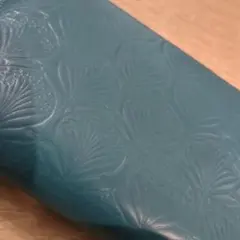 お値下げ★ターコイズブルー　エンボス加工長財布