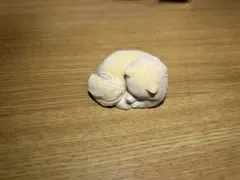 丸まって眠る柴犬 ミニフィギュア
