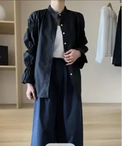 saloon 新品未使用　タグ付き キャンディースリーブ　ブラウスのサムネイル