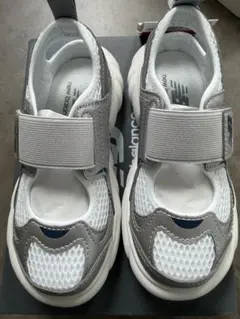 New Balance 230 Hook and Loop シルバー