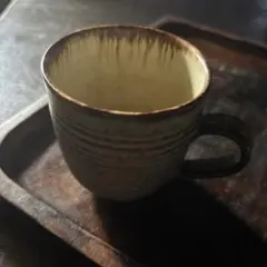飯高幸作 陶器 マグカップ 飴釉 刷毛目