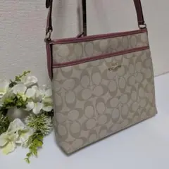 ✨美品✨ COACH コーチ　PVC シグネチャー ショルダーバッグ ピンクのサムネイル