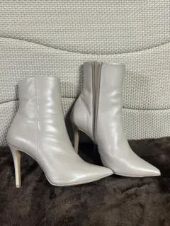 美品　ダイアナ　24.0 ショートブーツ ベージュ