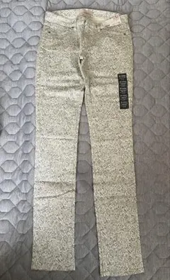 【新品未使用】ユニクロ　プリントスキニーフィットストレートジーンズ　レディース