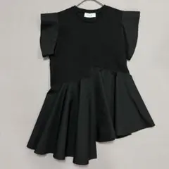 ADAM ET ROPÉ 【洗える】フリルペプラムカットソー 黒 Fのサムネイル
