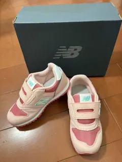 【New Balance】 ピンク スニーカー 15.5cm