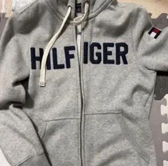 トミーヒルフィガー パーカー