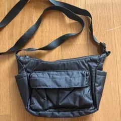UNIQLO ユニクロ　マルチポケットミニショルダーバック　ノベルティ　ブラックのサムネイル