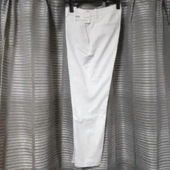 ユニクロホワイト スリムフィットパンツ