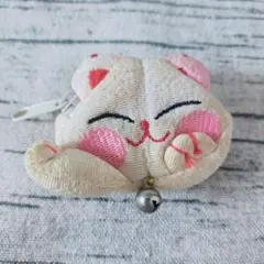 ちりめん生地　猫　小銭入れ　ミニポーチ　小物入れ　桜　和柄　鈴　キャット　和小物
