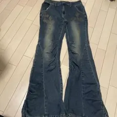 クロスモチーフ スタッズ フレアデニムパンツのサムネイル