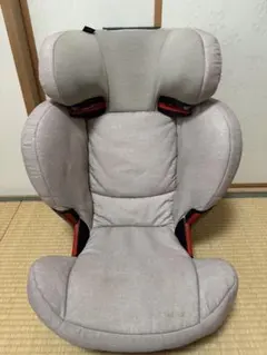 Maxi-Cosi RodiFix ジュニアシートのサムネイル