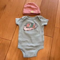 NIKE baby ロンパース&帽子　0-6m