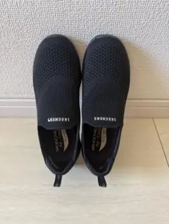 SKECHERS スケッチャーズ アーチフィット スリッポン ブラック　23