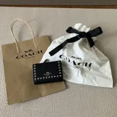 COACH ブラック スタッズ 三つ折り財布