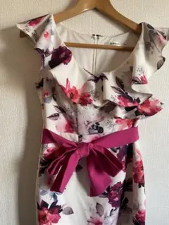 フラワープリント フリルタイトドレス