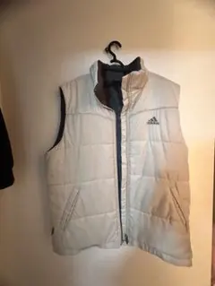adidas ダウン風ベスト ホワイト《美品》