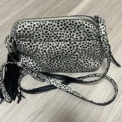 Niko and… ヒョウ柄ショルダーバッグ タッセル付き