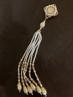 パールとビーズのフリンジブローチ