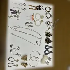 イヤリング ネックレス ２つ500円　組み合わせ自由