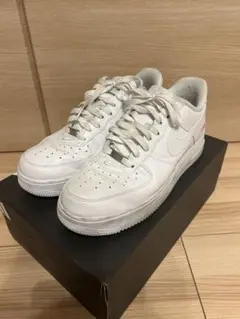 Supreme Nike Air Force 1 Low Whiteのサムネイル